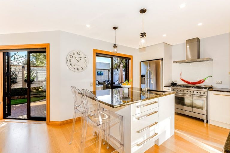 Photo of property in 19 Hinau Street, Woburn, Lower Hutt, 5010