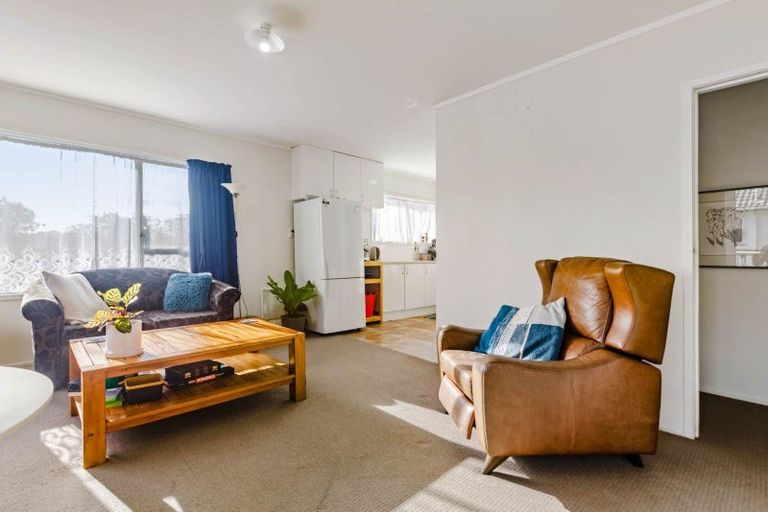 Photo of property in 2/79 Archers Road, Hillcrest, Auckland, 0629