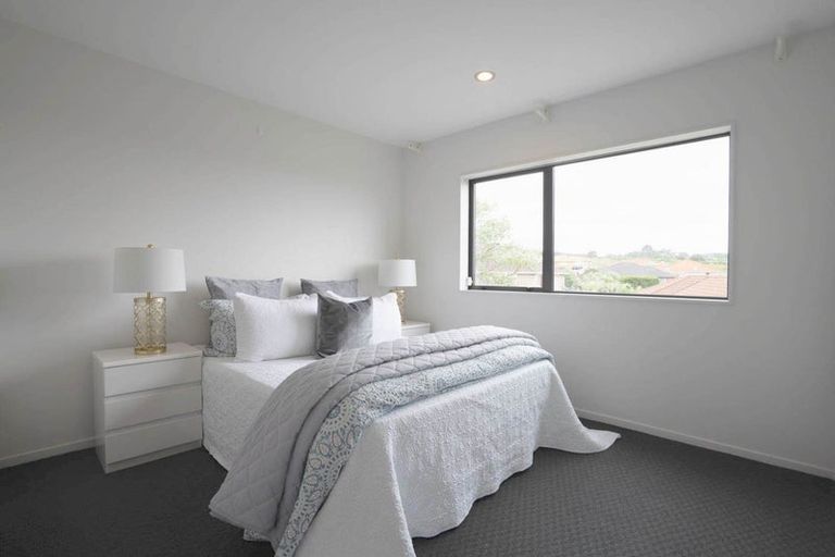 Photo of property in 69 Kirikiri Drive, Papakura, 2110