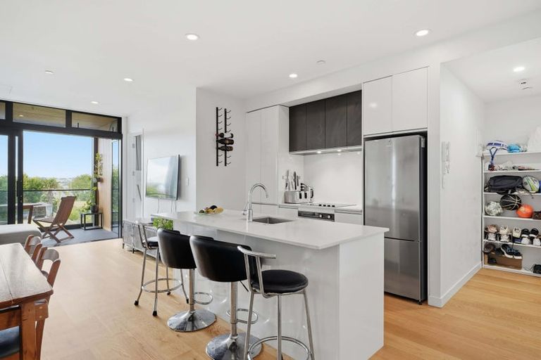 Photo of property in Frank Sargeson Apts, 104/74 Anzac Street, Takapuna, Auckland, 0622