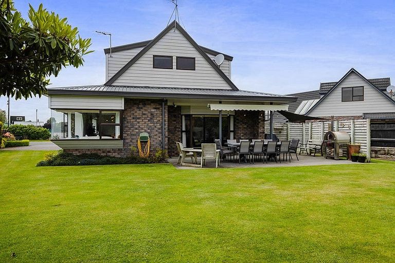 Photo of property in 11 County Drive, Hawera, 4610