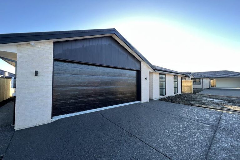 Photo of property in 10 Ned Place, Halswell, Christchurch, 8025