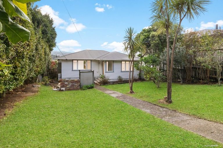 Photo of property in 130 Glengarry Road, Glen Eden, Auckland, 0602