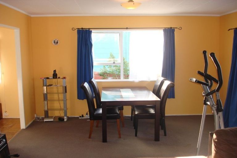 Photo of property in 15 Sunhaven Drive, Newlands, Wellington, 6037