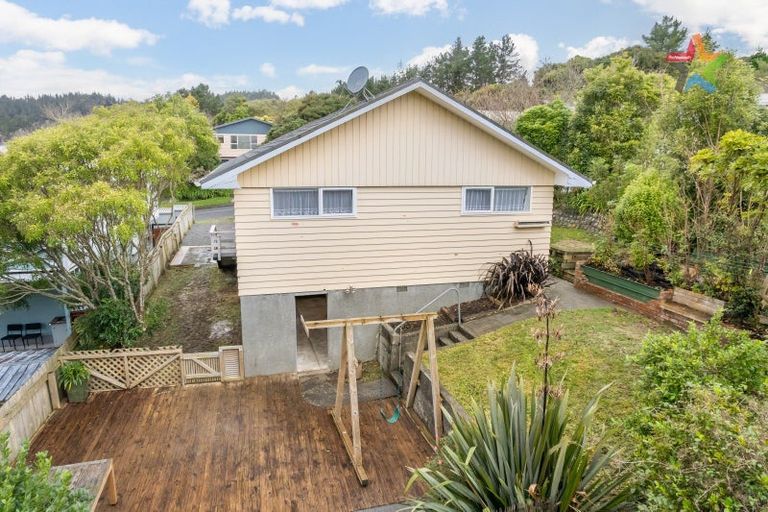 Photo of property in 8 Robson Street, Stokes Valley, Lower Hutt, 5019