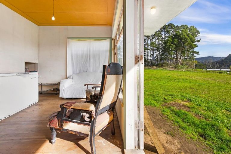 Photo of property in 340 Henderson Valley Road, Henderson Valley, Auckland, 0612