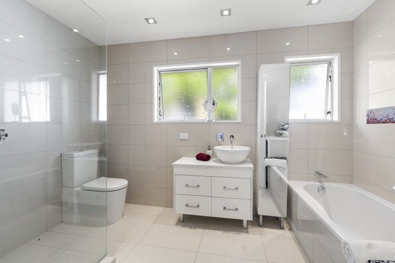 Photo of property in 1/17a Church Street, Devonport, Auckland, 0624