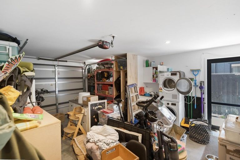 Photo of property in 17 Bale Road, Jacks Point, 9371