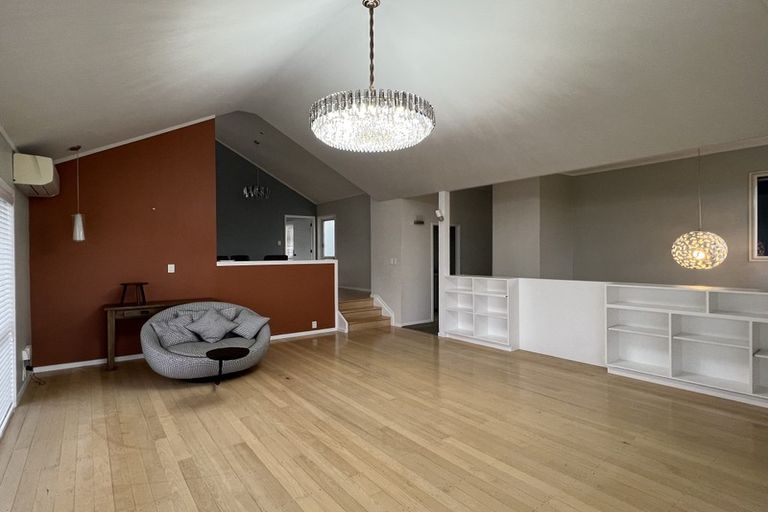 Photo of property in 14 Mcfetridge Place, Hillcrest, Auckland, 0627