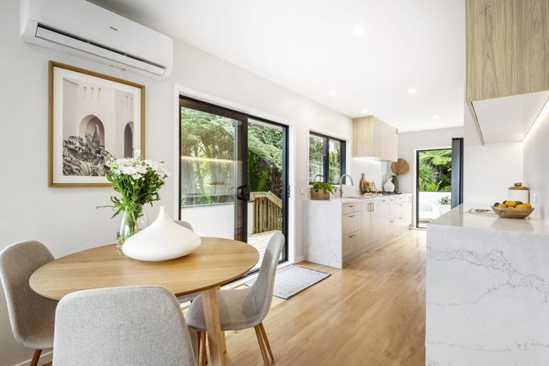 Photo of property in 5 Island Bay Road, Beach Haven, Auckland, 0626