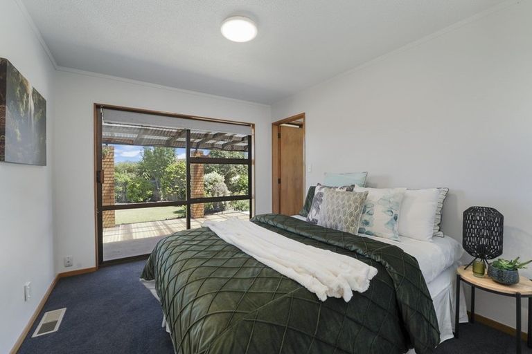 Photo of property in 5 Chilton Drive, Paraparaumu, 5032