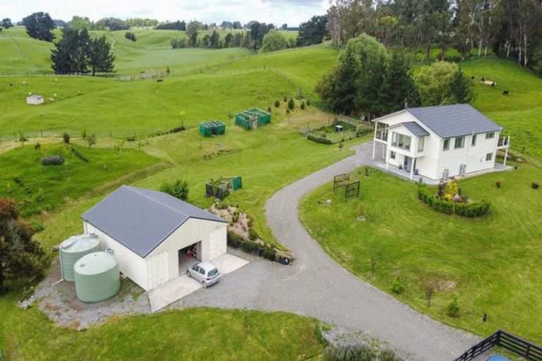 Photo of property in 63 Knight Road, Dannevirke, 4976