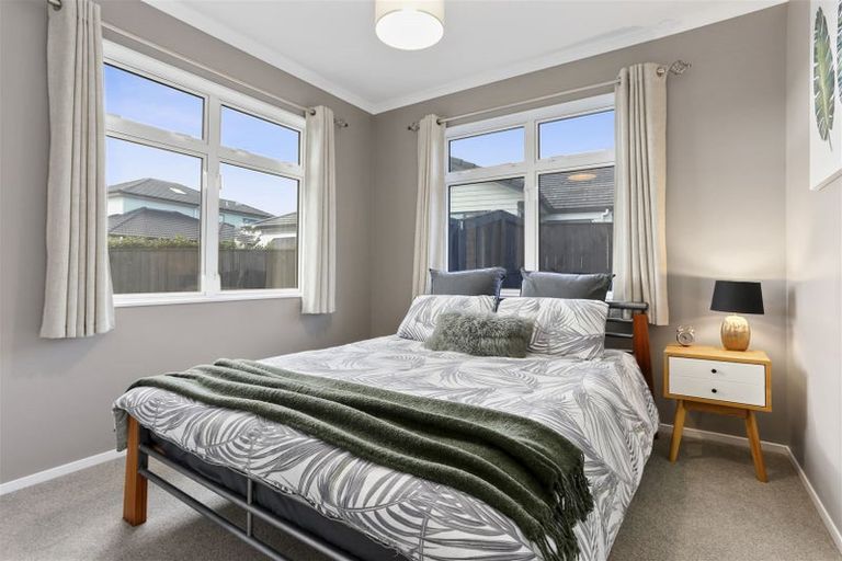 Photo of property in 21 Kahika Grove, Huapai, Kumeu, 0810