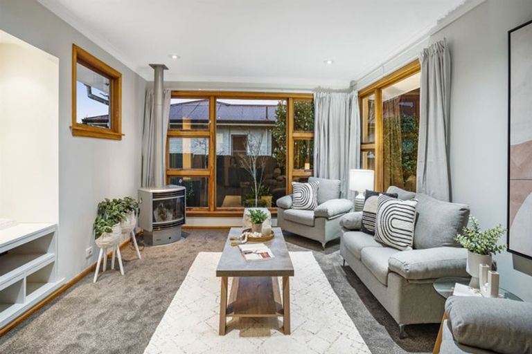 Photo of property in 9 Eglinton Street, Avondale, Christchurch, 8061