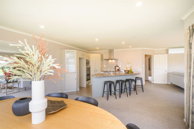 Photo of property in 2 Varsity Heights, Fitzherbert, Palmerston North, 4410