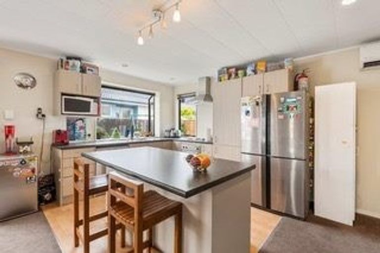 Photo of property in 70 Royal Park Drive, Parklands, Christchurch, 8083