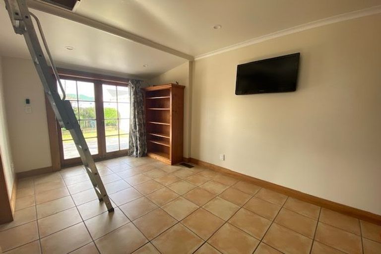 Photo of property in 31 Hardy Street, Waterloo, Lower Hutt, 5011