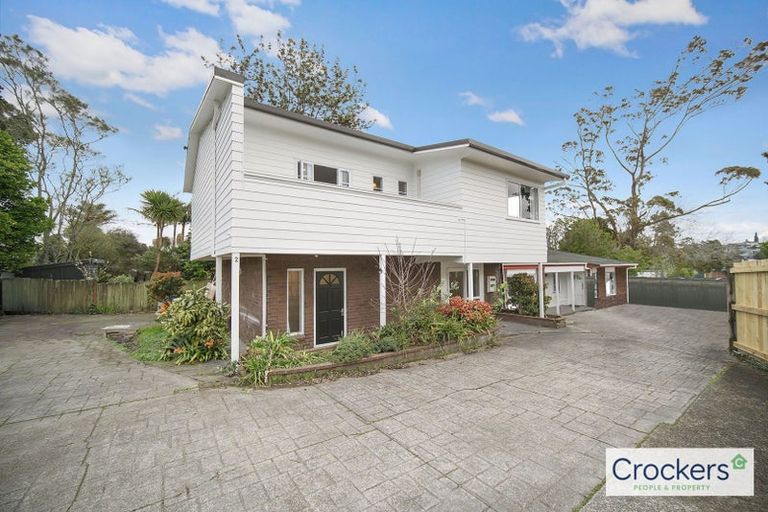 Photo of property in 2/75 Atkinson Road, Titirangi, Auckland, 0604