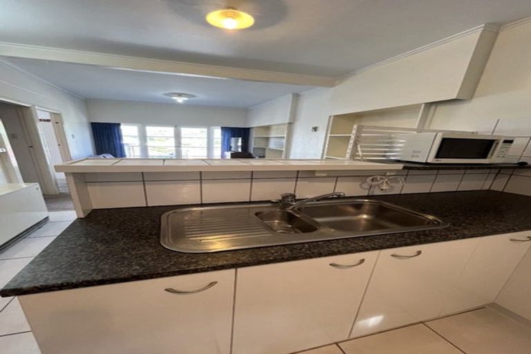 Photo of property in 13a Romney Square, Tawa, Wellington, 5028