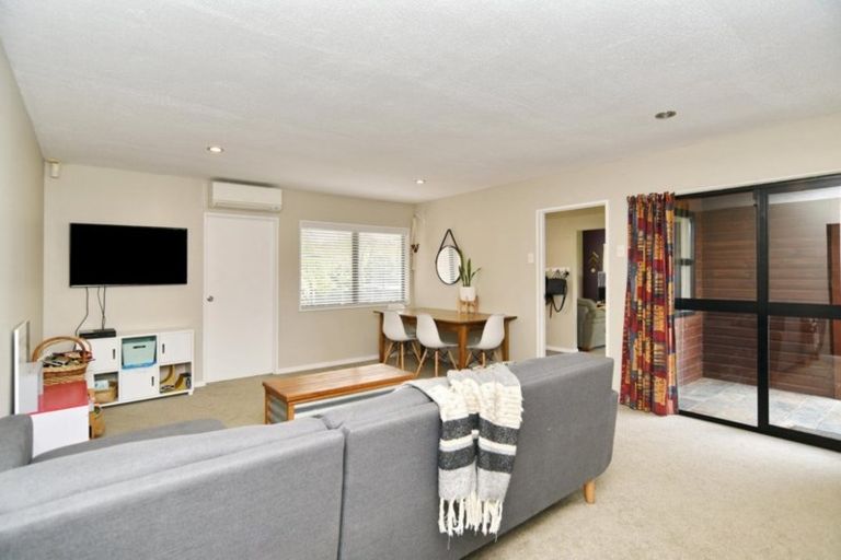 Photo of property in 11 Forest Park Place, Parklands, Christchurch, 8083