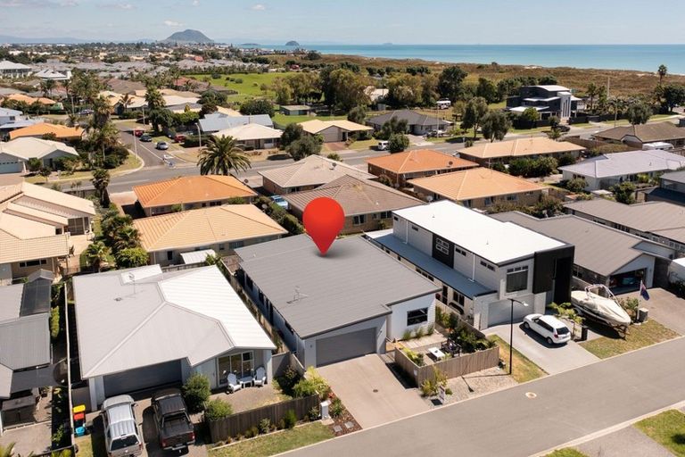 Photo of property in 14 Hugo Way, Papamoa Beach, Papamoa, 3118