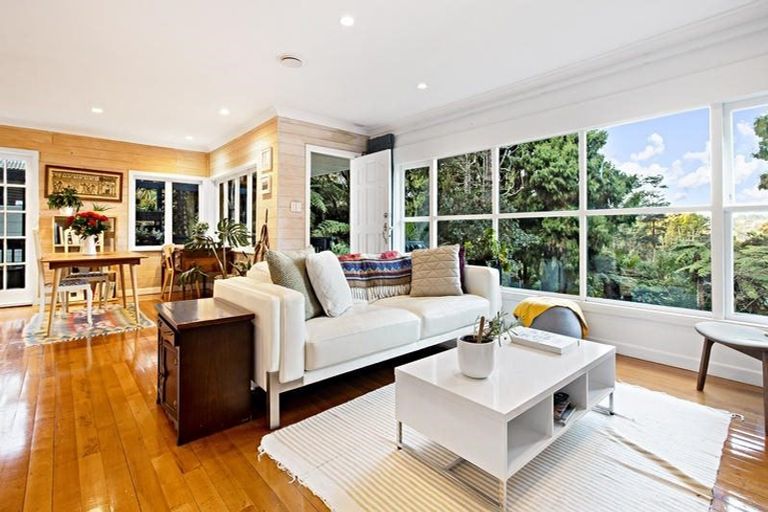 Photo of property in 8 Sylvan Valley Avenue, Titirangi, Auckland, 0604