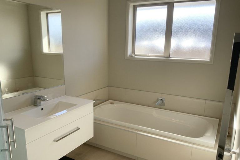 Photo of property in 10 Canmore Street, Pokeno, 2402