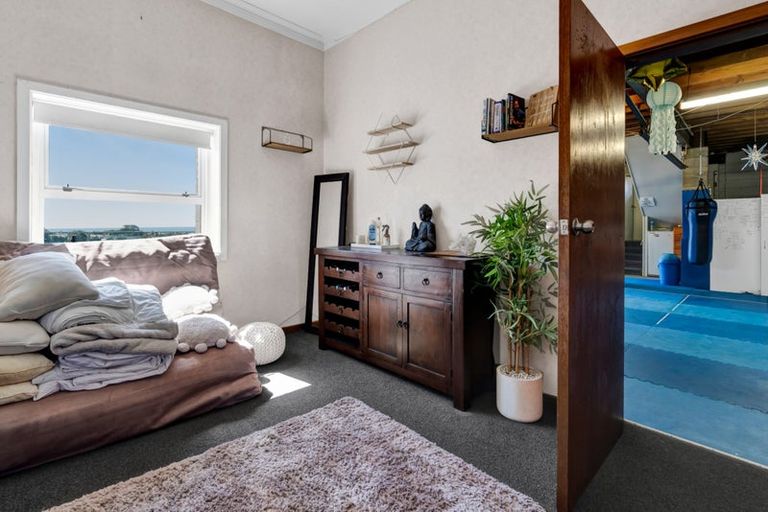 Photo of property in 5 Hillcrest Street, Glen Avon, New Plymouth, 4312