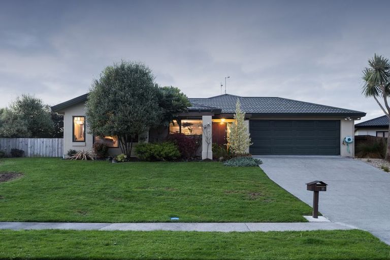 Photo of property in 11 Aspen Way, Kelvin Grove, Palmerston North, 4414