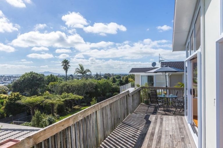 Photo of property in 1/60 Chivalry Road, Glenfield, Auckland, 0629