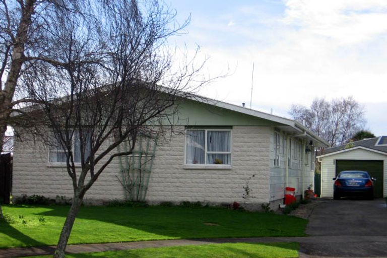 Photo of property in 2 Christian Place, Awapuni, Palmerston North, 4412