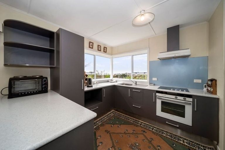 Photo of property in 97d Pioneer Road, Moturoa, New Plymouth, 4310