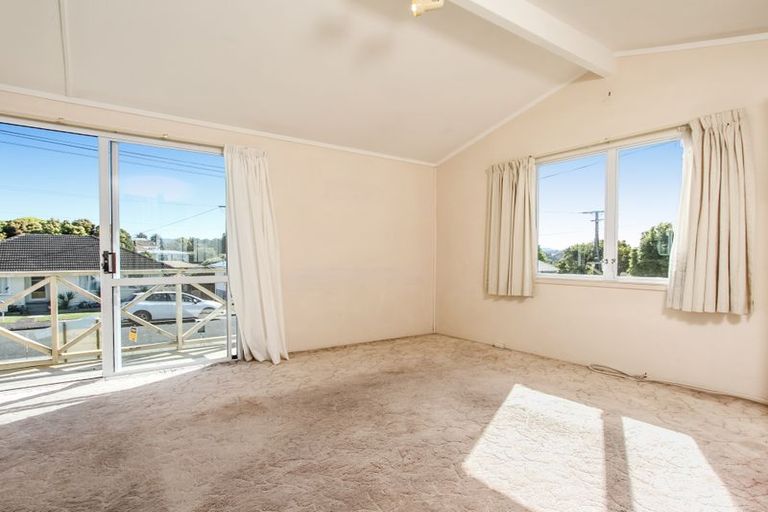 Photo of property in 2/15 Adriatic Avenue, Henderson, Auckland, 0612