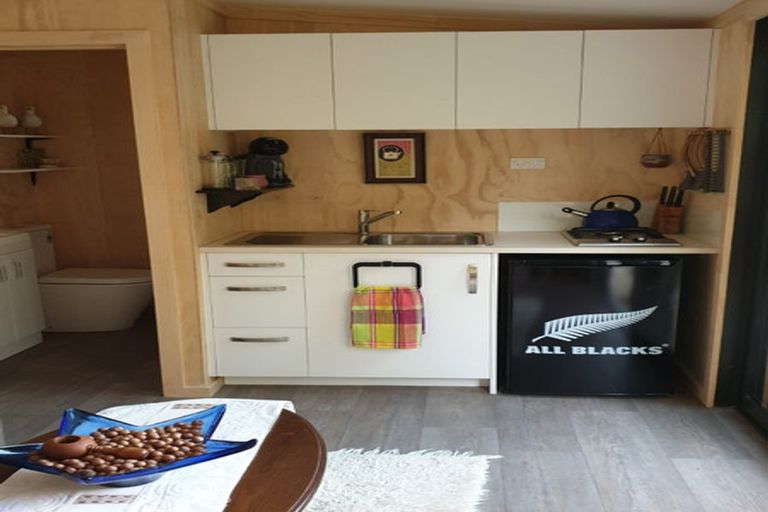 Photo of property in 8 Parawera Drive, Acacia Bay, Taupo, 3330