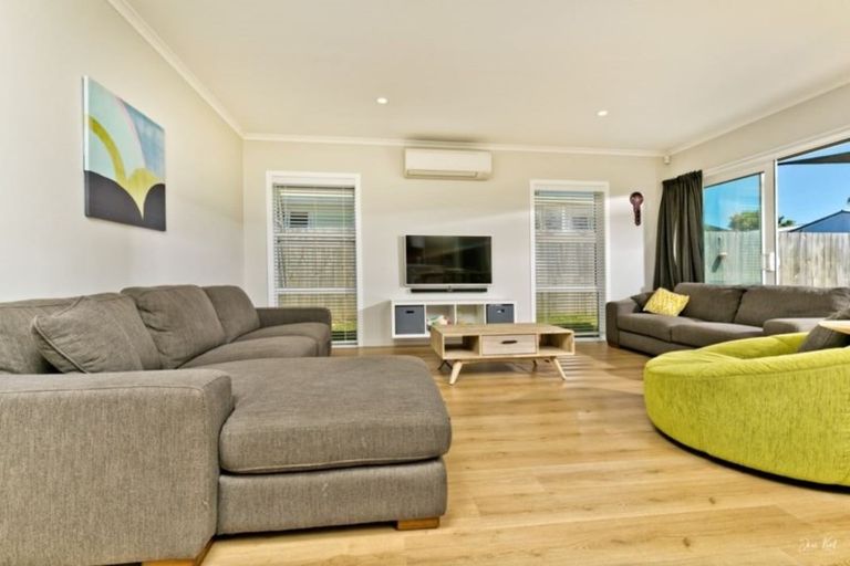 Photo of property in 352 Main Road, Huapai, Kumeu, 0810