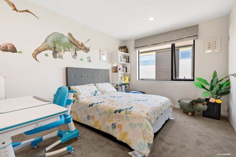 Photo of property in 13 Caldera Drive, Long Bay, Auckland, 0630