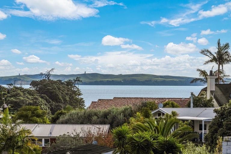 Photo of property in 11 Evelyn Road, Cockle Bay, Auckland, 2014