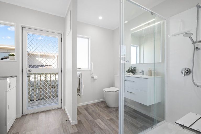 Photo of property in 2 Duke Avenue, Pukekohe, 2120