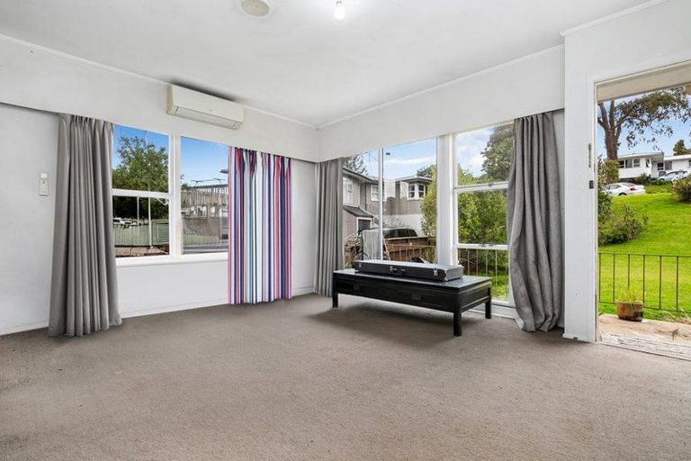 Photo of property in 2/13 Wykeham Place, Glenfield, Auckland, 0629