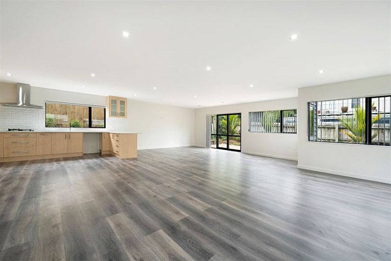 Photo of property in 16a Glen Marine Parade, Glendene, Auckland, 0602