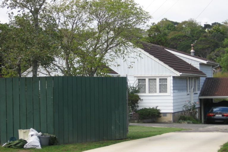 Photo of property in 120 Atkinson Road, Titirangi, Auckland, 0604