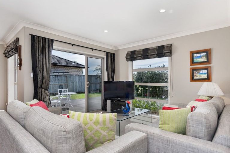 Photo of property in 16 Glenmonarch Place, Pyes Pa, Tauranga, 3112