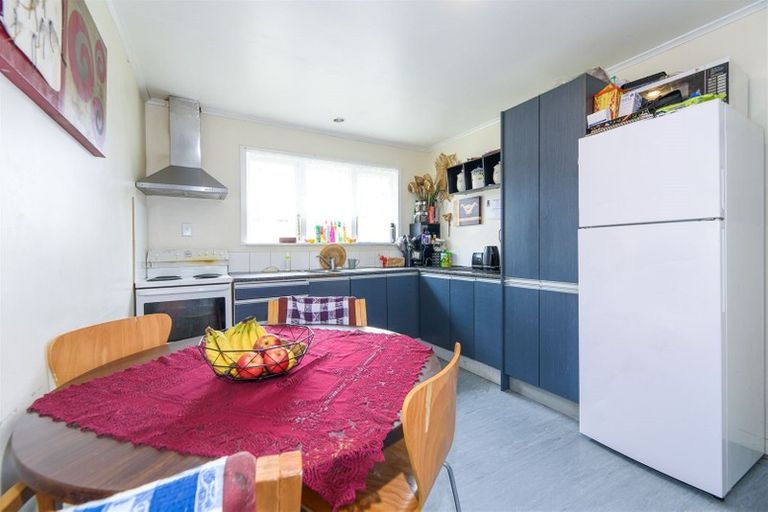 Photo of property in 12 Igloo Place, Red Hill, Papakura, 2110