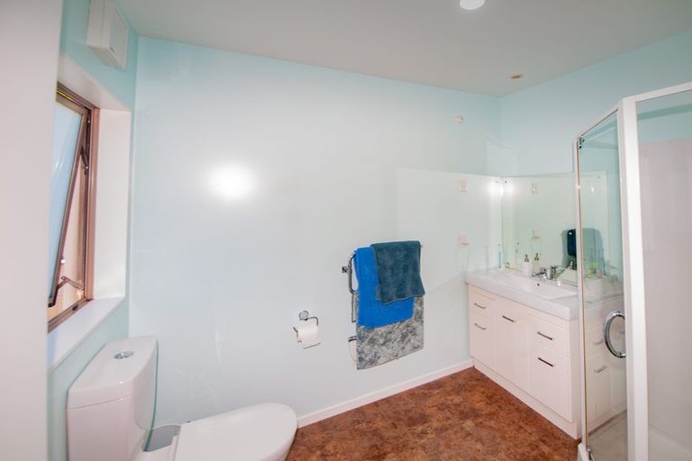 Photo of property in 23 Gifford Grove, Churton Park, Wellington, 6037