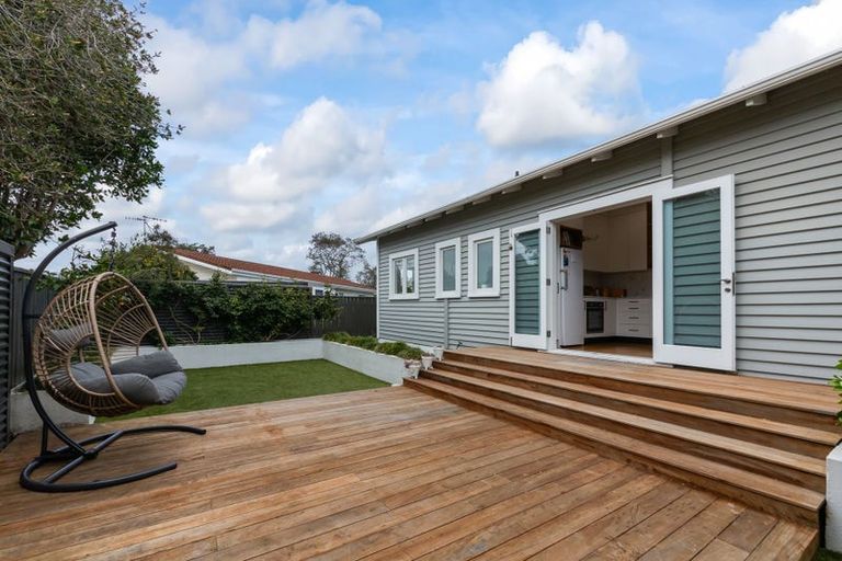 Photo of property in 50 Hollis Road, Paraparaumu Beach, Paraparaumu, 5032