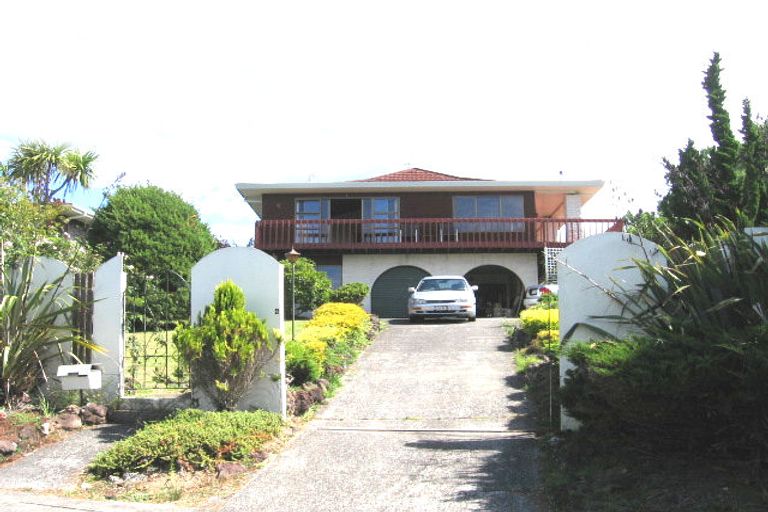 Photo of property in 4 Dalmeny Close, Murrays Bay, Auckland, 0630