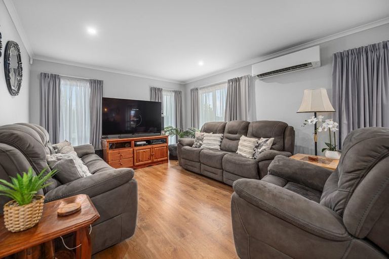 Photo of property in 5 Minerva Avenue, Helensville, 0800