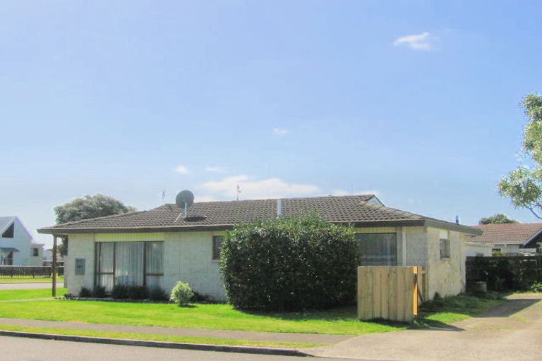 Photo of property in 1 Moorea Place, Mount Maunganui, 3116