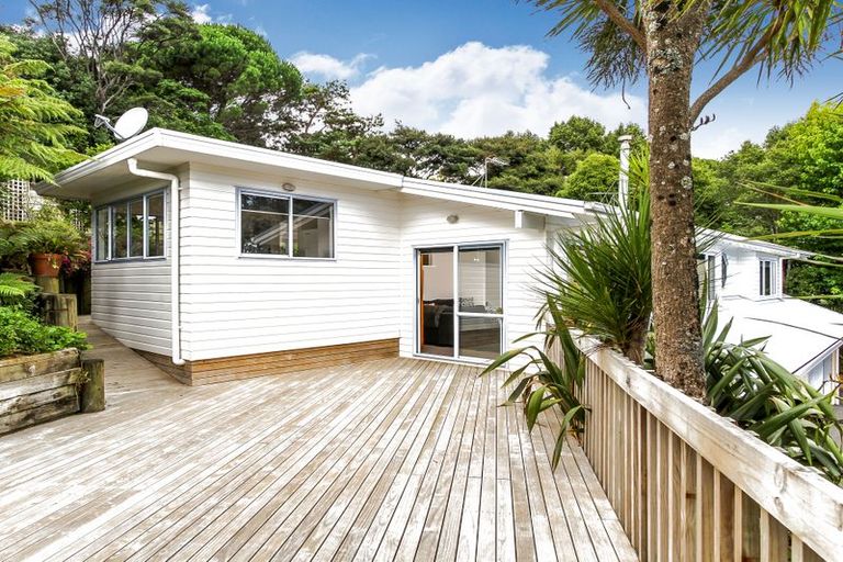 Photo of property in 105 Waitakere Road, Waitakere, Auckland, 0816