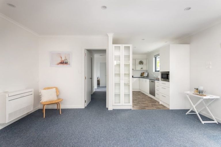 Photo of property in 1/241 Fifield Terrace, Opawa, Christchurch, 8023